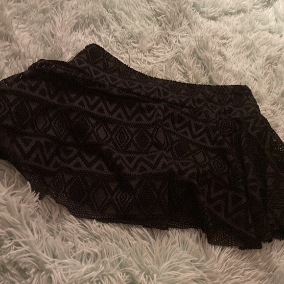 Cute short black mesh skirt - Picture 2 of 4